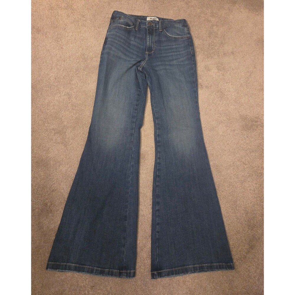 Wrangler "Bespoke Flare" Medium Wash Jeans Size 28 US 4/6